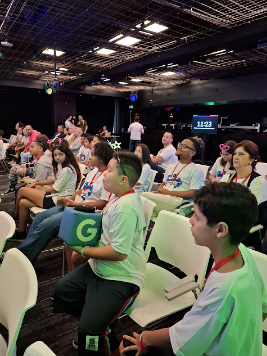 Estudantes participando de atividade do Programa Aluno Tutor